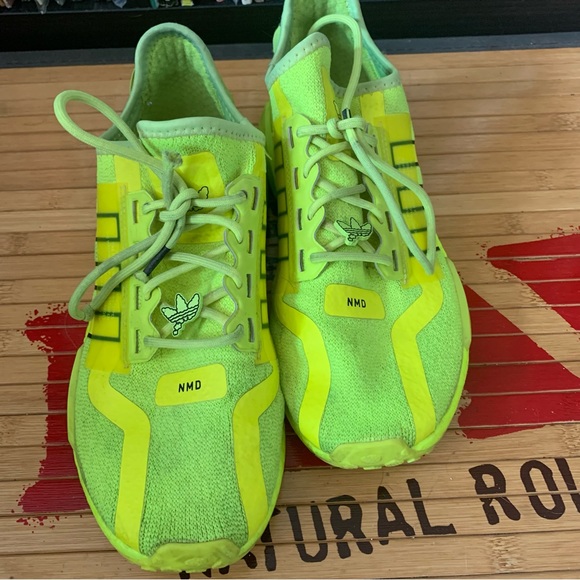 Adidas NMD_R1 V2 ‘Solar Yellow’ 7 - Picture 3 of 7